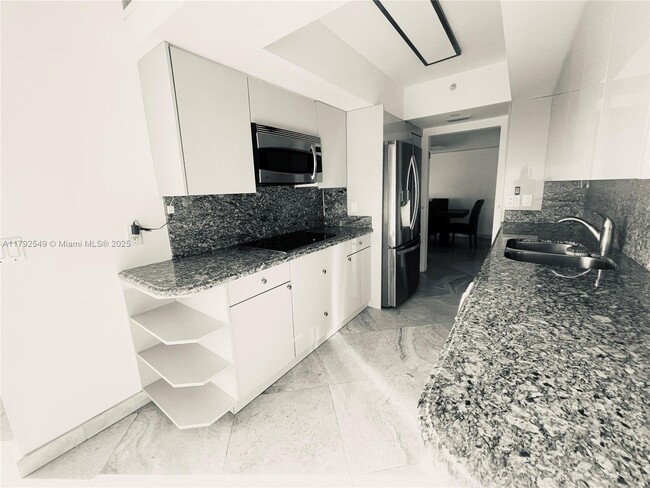 Building Photo - 21205 Yacht Club Dr