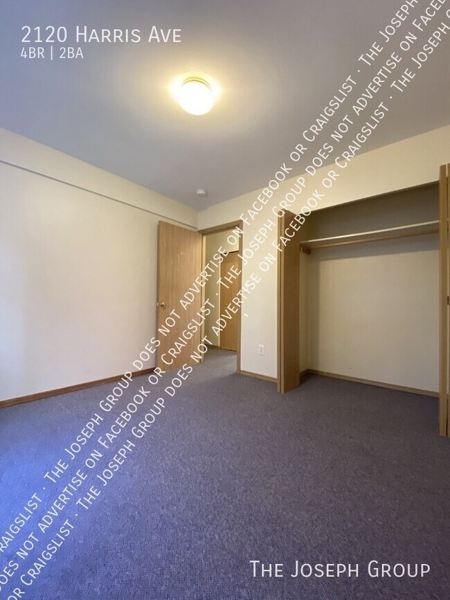 Building Photo - 2120 Harris Ave