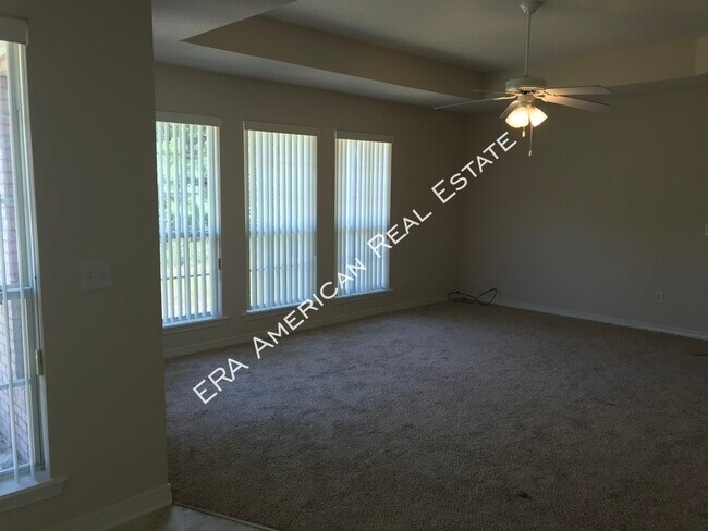 Building Photo - 2642 Hidden Creek Dr
