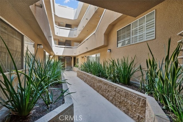 Building Photo - 333 W Alameda Ave