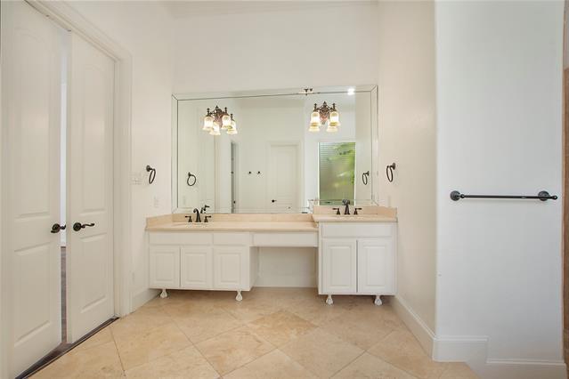 Building Photo - 4501 Redwood Ct