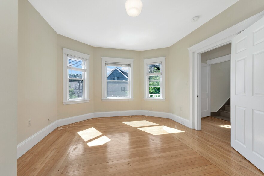 Building Photo - 31 Champney St