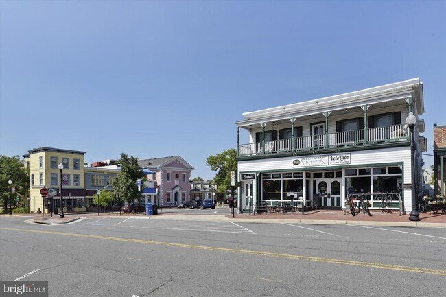 Building Photo - 13358 Sherwood Park Ln