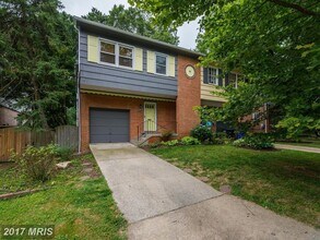 Building Photo - 4 Bedroom 3.5 Bathroom - Van Ness/Tenleytown Semi Detached Home - Attached 1 Car Garage