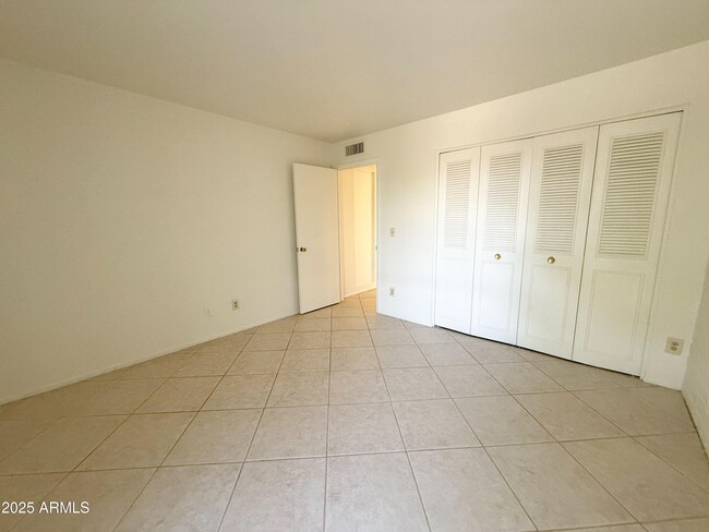 Building Photo - 5554 N 10th St