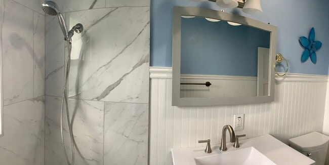 Building Photo - Beautifully Renovated 3-Bedroom Rambler with Bonus Room – East Bremerton