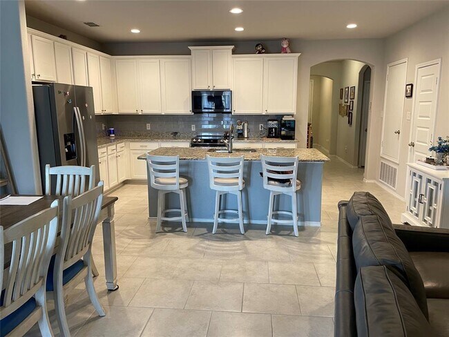Building Photo - 5616 Las Lomas Ln