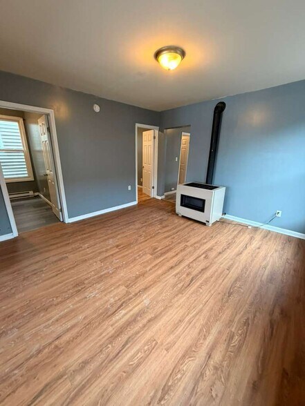 Building Photo - 884 3rd Ave