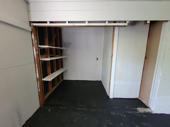 Building Photo - 1048 Biscayne Dr