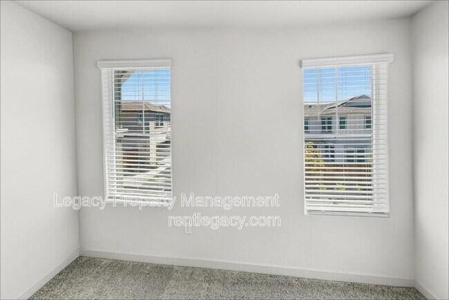 Building Photo - 112 Seahorse St