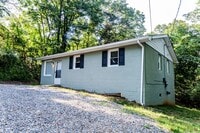 Building Photo - New Listing!