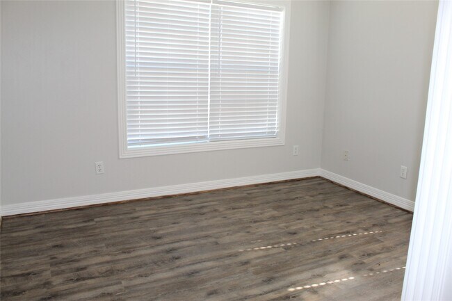 Building Photo - 2914 Pitzlin St