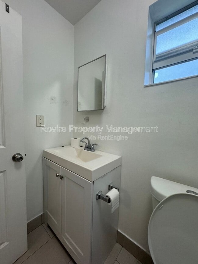 Building Photo - 3420 SW 125th Ct