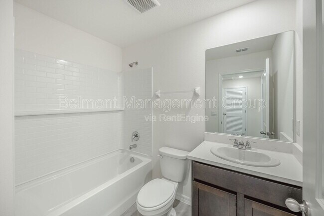 Building Photo - 8250 SW 67th Ave