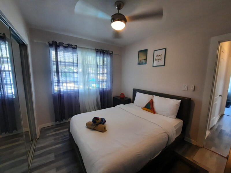 Building Photo - 715 Hollywood Blvd