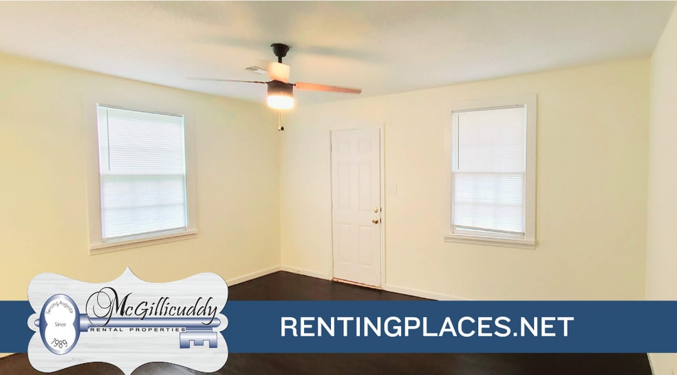 Building Photo - 1220 Holden Dr