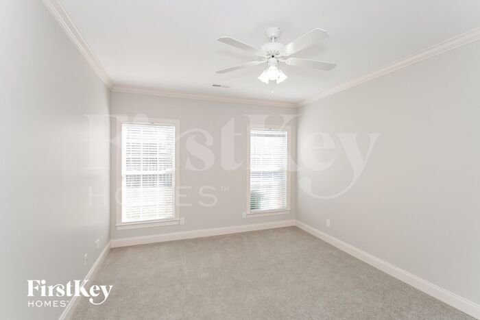 Building Photo - 15 Trellis Cir