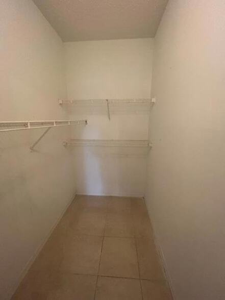 Building Photo - 10282 Fox Trail Rd S