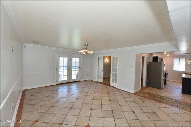 Building Photo - 415 Balboa Rd