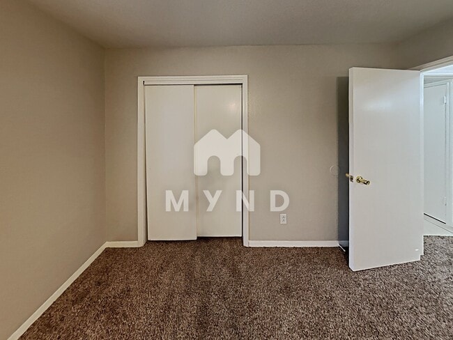 Building Photo - 3818 Heatherbrook Dr