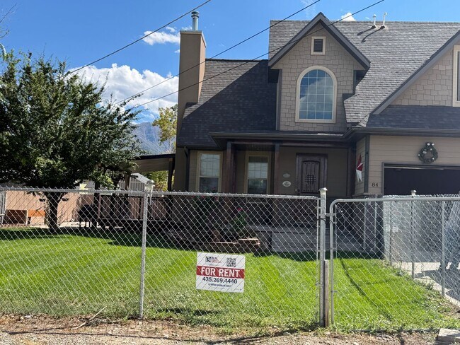 Building Photo - 84 E 300 N