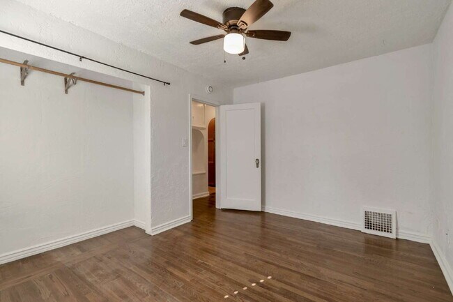 Building Photo - AVAILABLE NOW - Charming Sugar House Bungalow