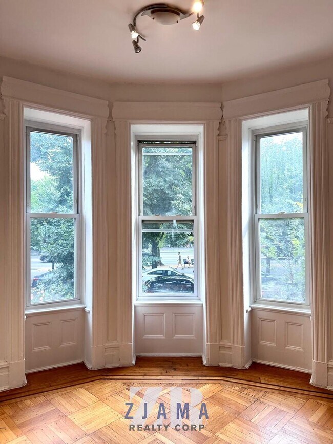 Building Photo - 595 Eastern Pkwy