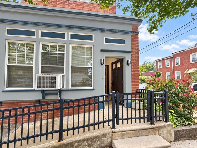 Building Photo - 1637 Haworth St
