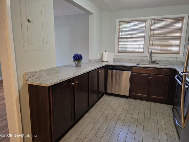 Building Photo - 1265 Donald St