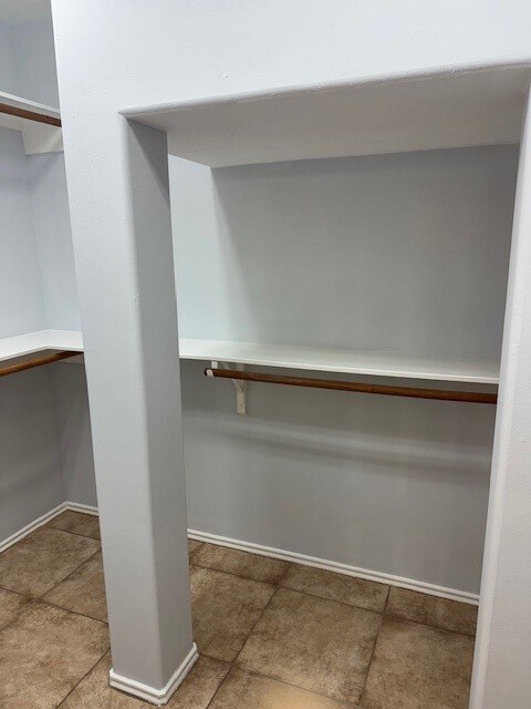 Building Photo - 10411 Iris Lake Ct