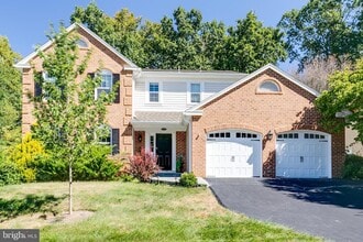 Building Photo - 12010 Sugarland Valley Dr
