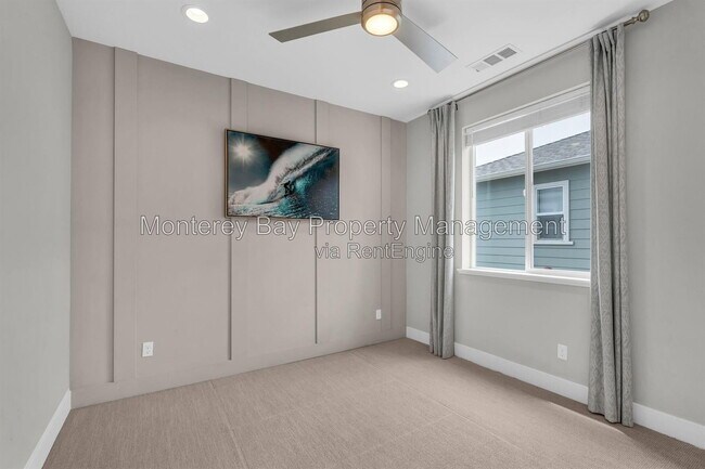 Building Photo - 240 Bungalow Dr