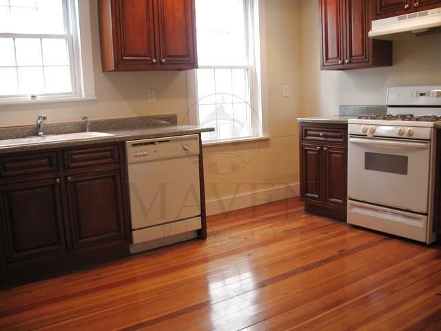 Building Photo - 835 Fellsway