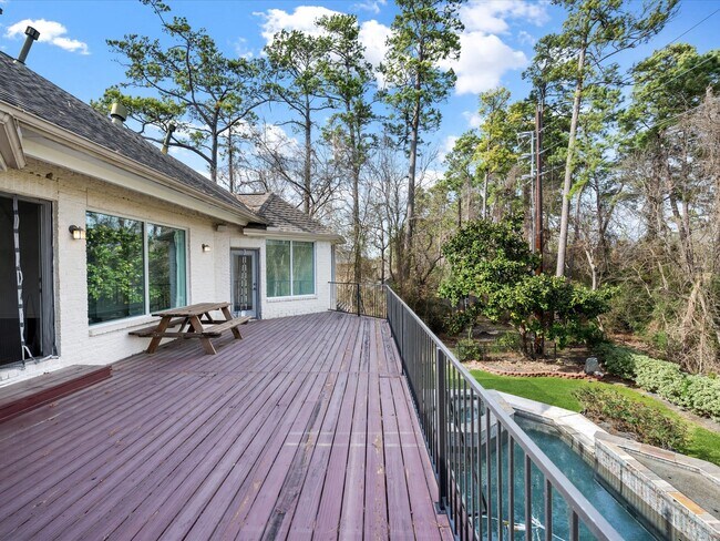 Building Photo - 15318 Beecham Dr