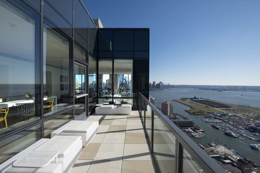 Building Photo - 33 Park View Ave