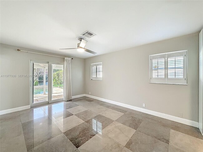 Building Photo - 2770 NE 8th Ct