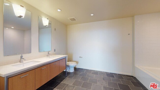 Building Photo - 1155 S Grand Ave