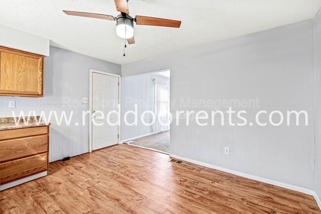 Building Photo - 1449 S Leland Ave