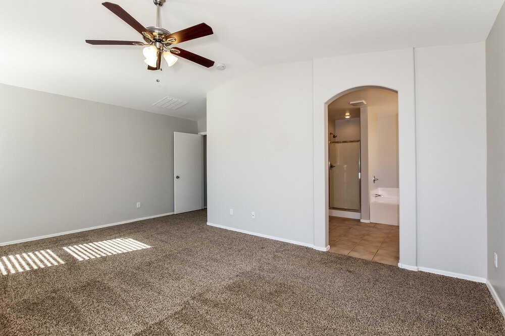 Building Photo - 15189 W Woodlands Ave