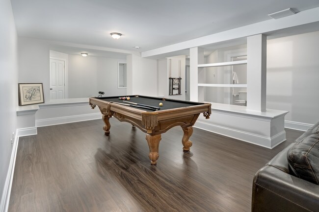 Building Photo - 755 Sheridan Rd