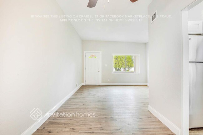 Building Photo - 6226 Dahlia Dr