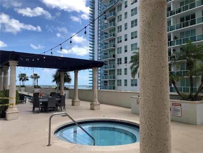 Building Photo - 1200 Brickell Bay Dr