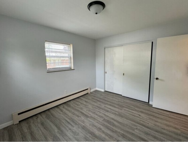 Building Photo - 2301 W Lawrence Ave