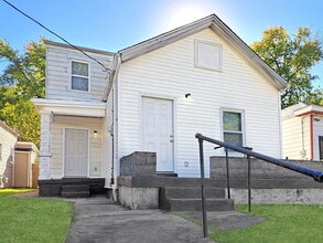 Building Photo - 2922 Duncan St