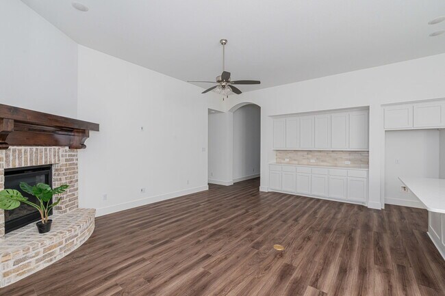 Building Photo - 720 Wycliffe Dr