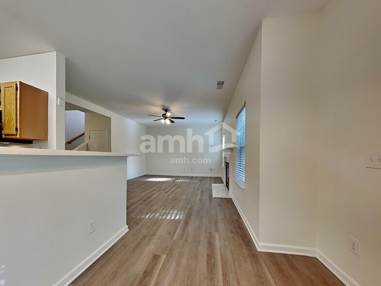 Building Photo - 6240 Red Clover Ln
