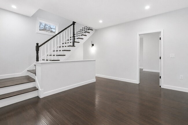 Building Photo - 288 Grove St