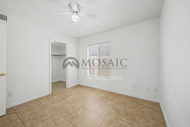 Building Photo - 820 N Granada Dr
