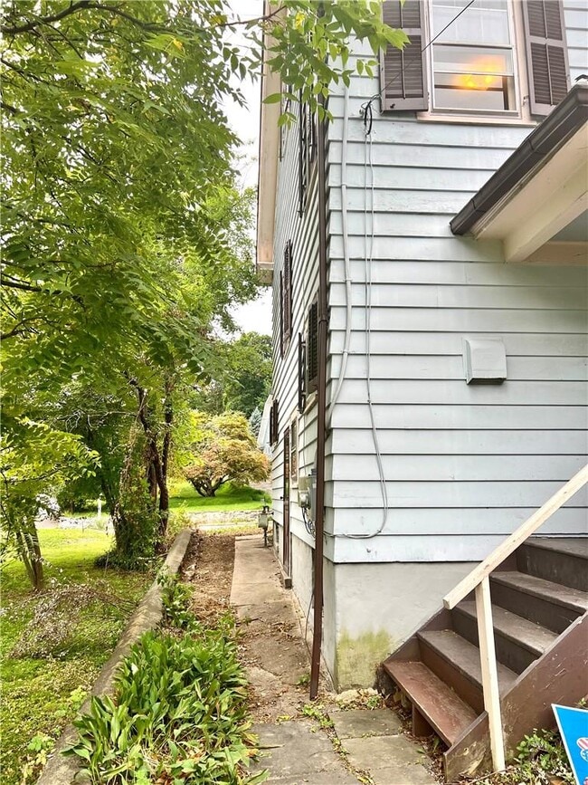 Building Photo - 126 Hooker Ave