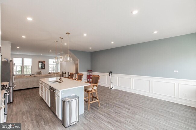 Building Photo - 18105 Red Cedar Rd
